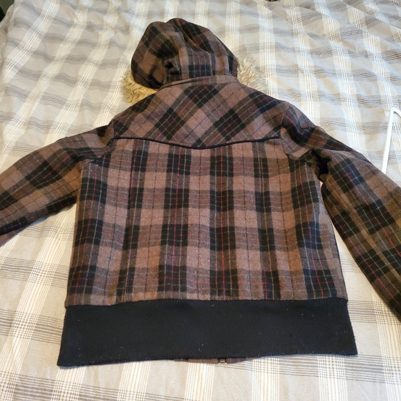 Large Plaid winter jacket - Picture 4 of 5